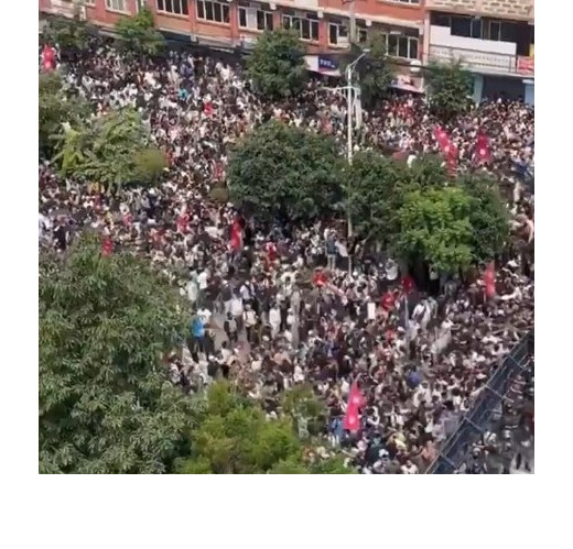 सोशल मीडिया बैन पर नेपाल में खूनी प्रदर्शन, काठमांडू में 10 से ज्यादा की मौत